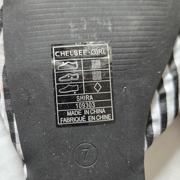 Chelsee Girl Memory Foam Black/White Shira Sandals Size 7 - Picture 10 of 10